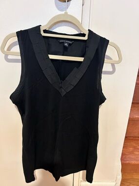 Banana Republic Black V-Neck Pleated Trim Sleeveless Top
